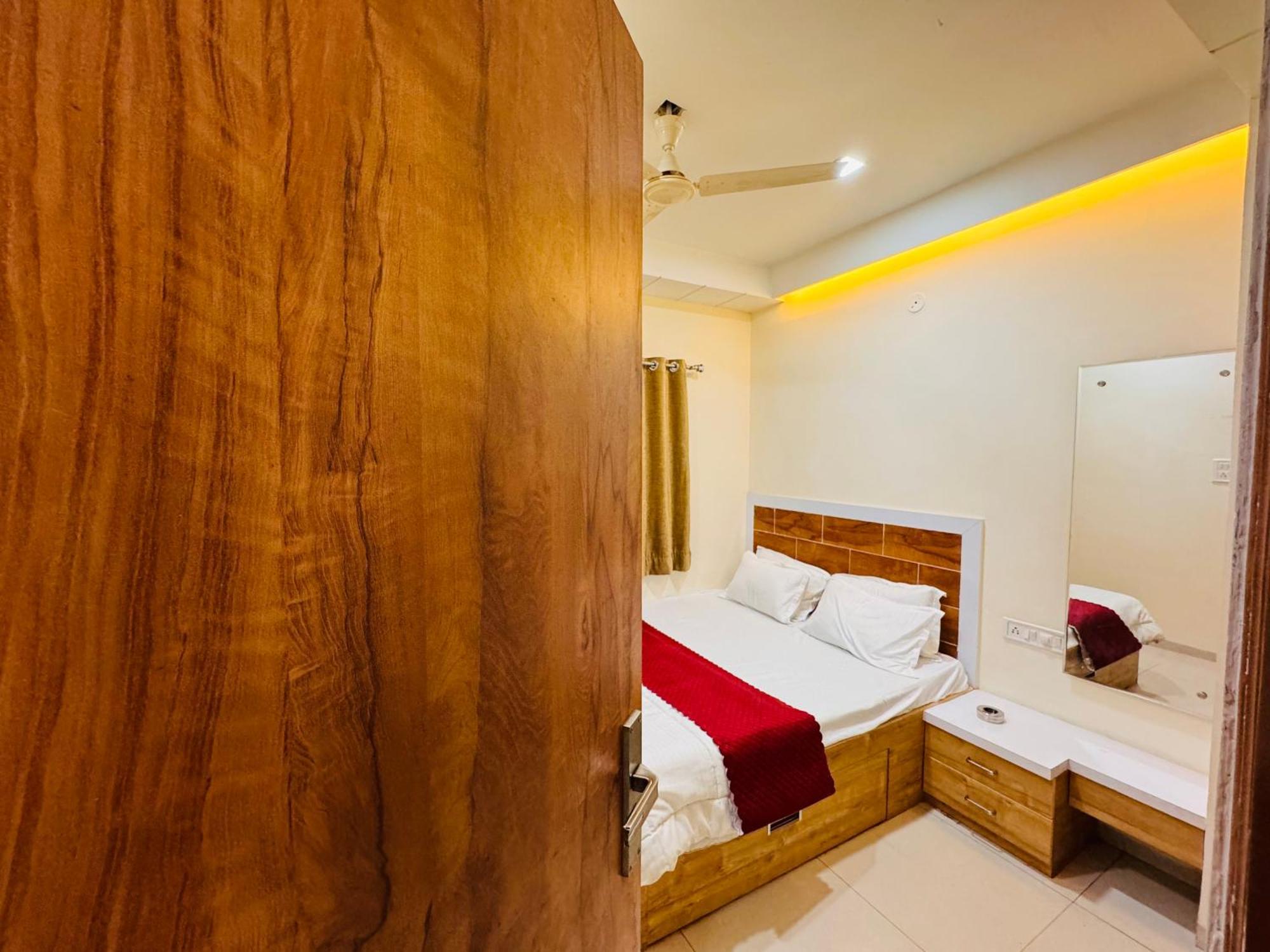 Home Escape 1Bhk Apartment Near Bombay Hospital Indore Dış mekan fotoğraf
