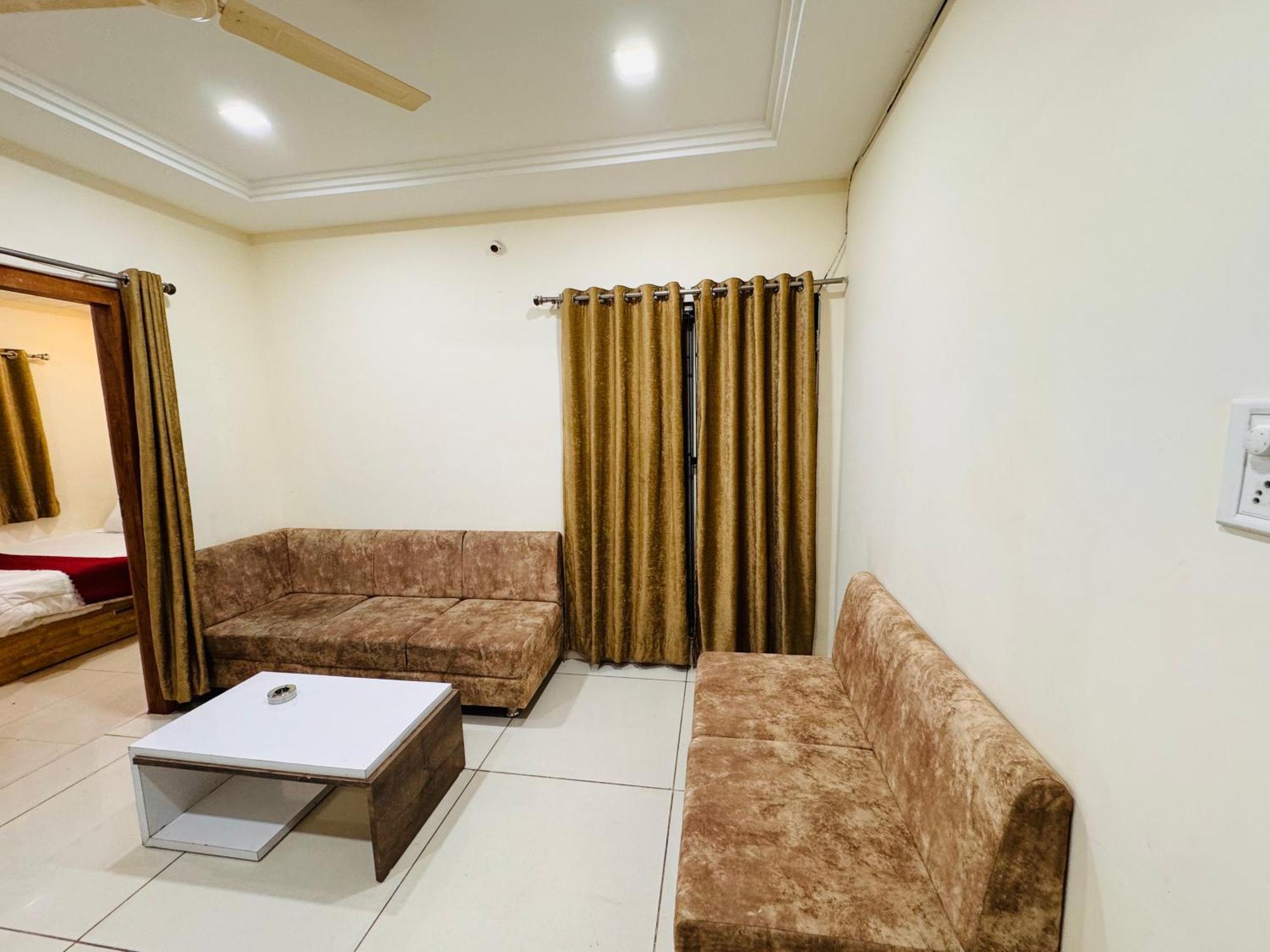 Home Escape 1Bhk Apartment Near Bombay Hospital Indore Dış mekan fotoğraf